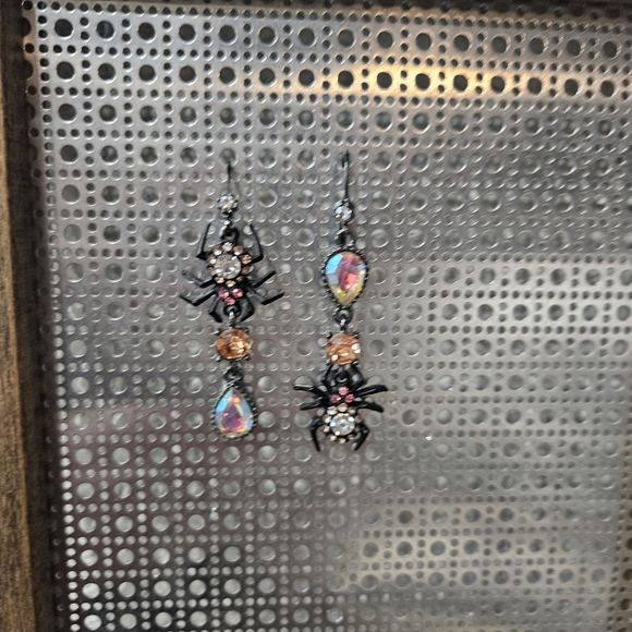 Betsey Johnson Black and Gold Spider Earrings - Picture 2 of 2